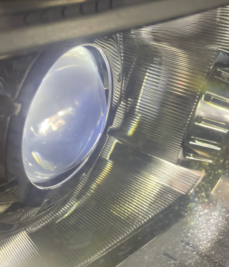 Freelander 2 – Xenon-Linsen reinigen